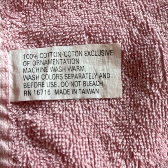 Pink Sleigh Noel Holiday Fingertip Towels - Picture 2 of 6